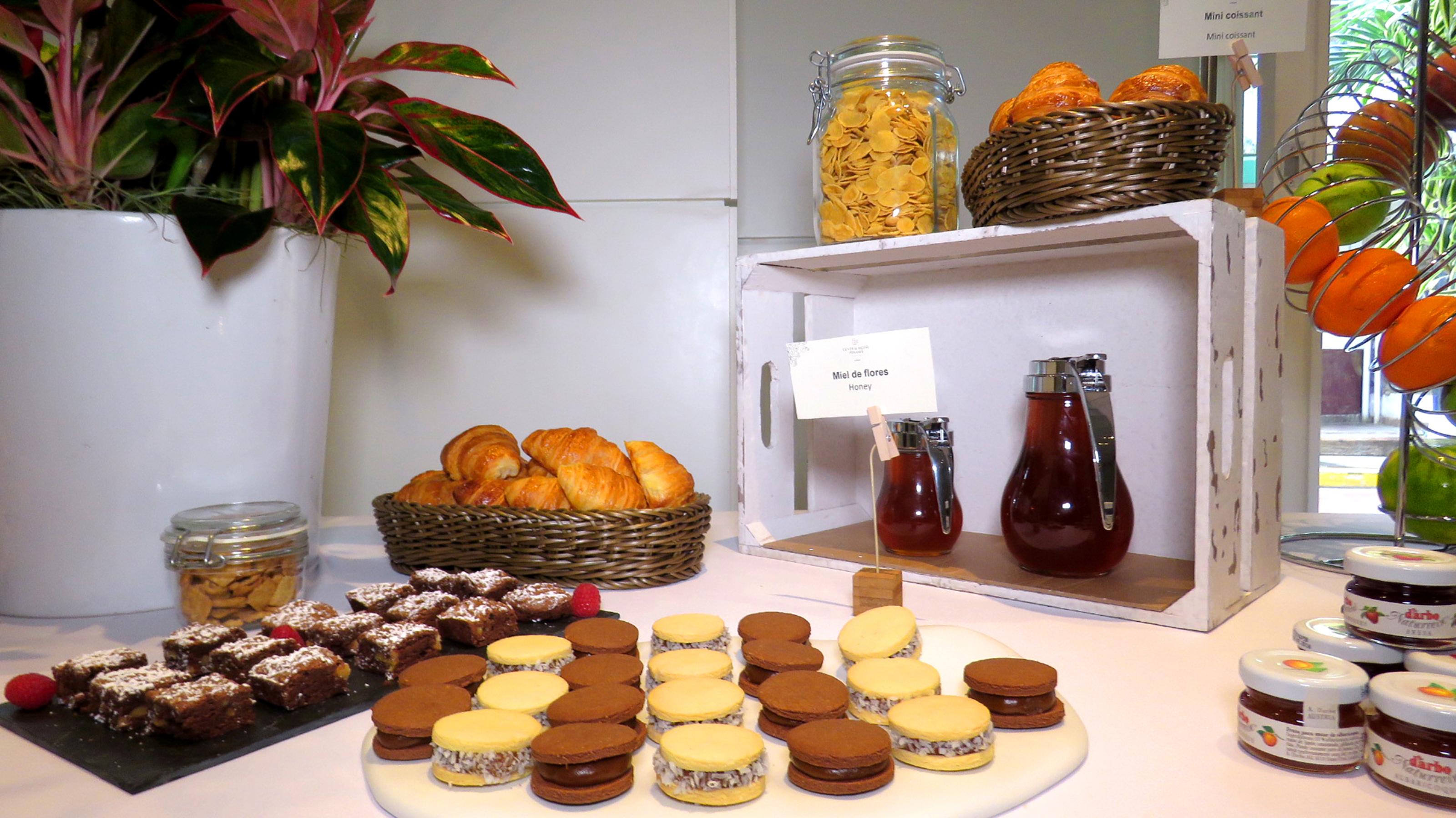 Central Hotel Panama Casco Viejo Exterior photo A selection of biscuits and jams